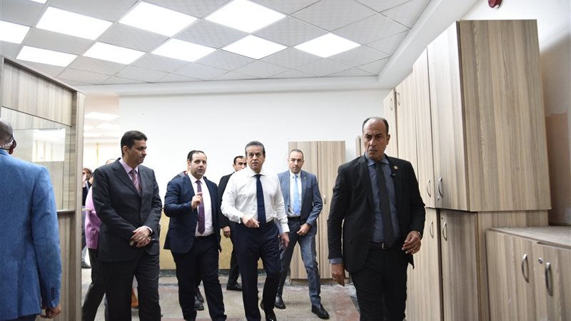 وزير الصحة والسكان