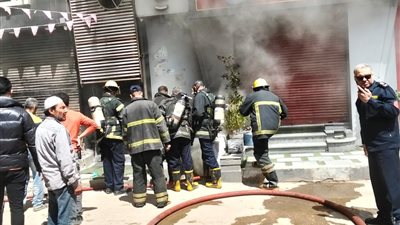 دون خسائر في الأرواح.. السيطرة علي حريق بمخزن قطع غيار تكيفات بأسيوط