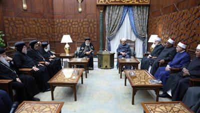 شيخ الأزهر يستقبل البابا تواضروس للتهنئة بقرب حلول عيد الفطر