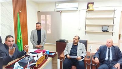 طالب يعتدي على معلم داخل الفصل بالدقهلية.. والتعليم تتخذ قرار عاجل