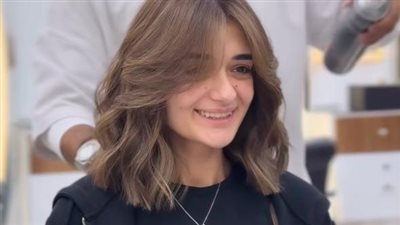 بقصة شعر عصرية.. ملك أحمد زاهر في أحدث ظهور لها |صور