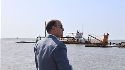 محافظ كفر الشيخ يتفقد أعمال التكريك والتطهير ببحيرة البرلس