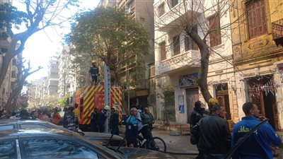 حريق هائل يتسبب في انهيار عقار بعابدين.. وجار البحث عن ضحايا 