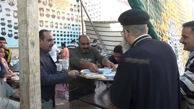 لقاء الأخوة.. كنيسة أبو سيفين والعذراء تنظم إفطارا جماعيا بمنطقة عبدالقادر بالإسكندرية