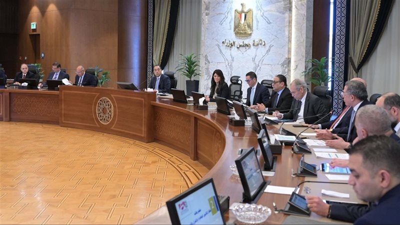 رئيس الوزراء خلال