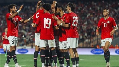 سباق محتدم على قميص الفراعنة.. 4 لاعبين يجذبون أنظار حسام حسن