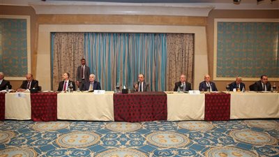 وزير قطاع الأعمال العام يكرم عددًا من الأمهات المثاليات ونماذج التميز من السيدات العاملات بالشركات التابعة