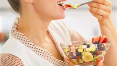 استشاري تغذية: الاعتدال في تناول الفواكه ضروري لتجنب السمنة بالصيف