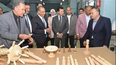 محافظ أسيوط يصطحب وزيرا الرياضة والخارجية لتفقد مدرستي ناصر العسكرية والثانوية الميكانيكية