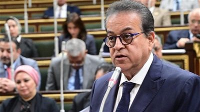 هل تعود مرة أخرى؟.. وزير الصحة يوضح موقف منح الحقن داخل الصيدليات بعد الموافقة على قانون المسئولية الطبية