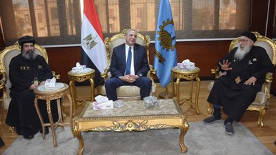محافظ الغربية يلتقي الأنبا إغناطيوس لتهنئته بعيد الفطر ويشيد بوحدة الشعب المصري