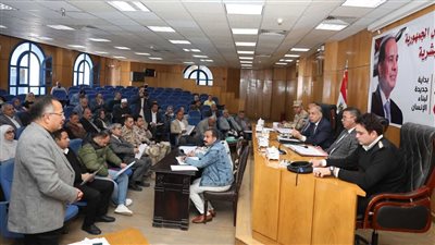 محافظ المنيا: رفع درجة الاستعداد بجميع القطاعات الخدمية لاستقبال عيد الفطر