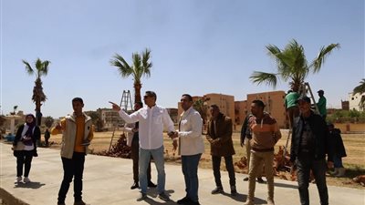 استعدادًا لعيد الفطر.. محافظ السويس  يوجه بسرعة إنجاز أعمال الصيانة بالحدائق العامة