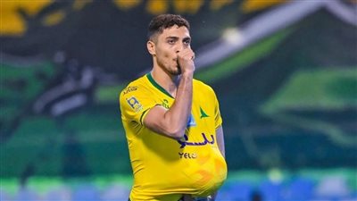 الزمالك وبيراميدز يتنافسان على ضم محمد شريف.. اللاعب ينتظر رد الأهلي 