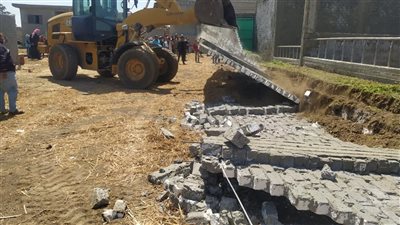 تنفيذًا لتوجيهات القيادة السياسية.. تنفيذ 3 قرارات إزالة لمباني مخالفة جنوب بورسعيد