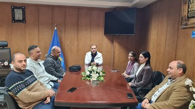 وكيل صحة البحيرة يبحث استعدادات العيد مع مدير المستشفيات| صور