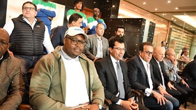 وزير الشباب والرياضة يهنئ المنتخب الوطني بالفوز على سيراليون 