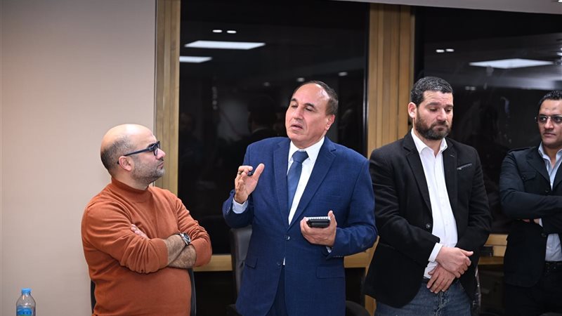 الكاتب الصحفي عبد