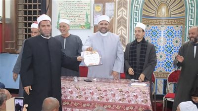 وكيل أوقاف الفيوم يكرم المتميزين بأوقاف فيديمين دعويا وإداريا