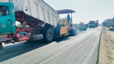 قرب الإنتهاء من أعمال رصف طريق 