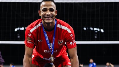 محمد عسران نجم طائرة الأهلي: 