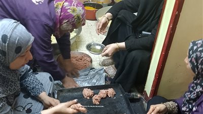 يستعد لإفطار ليلة القدر بـ3 آلاف وجبة.. مطبخ سيدات الخير بالقليوبية يواصل عمله للعام العاشر على التوالى
