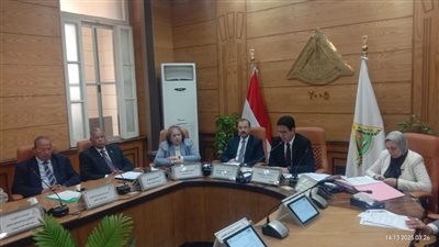 خلال اجتماع مجلس جامعة بنها..  