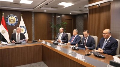  المركزي يتجه إلى خفض الفائدة لإنعاش الاقتصاد.. خبير مصرفي يوضح التفاصيل