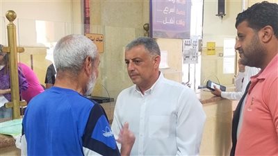 محافظ الإسماعيلية يتفقد المركز التكنولوجي لمتابعة الخدمات المقدمة للمواطنين