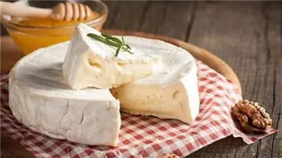 بكتيريا قاتلة في الجبن الطري.. فرنسا تسحب المنتجات من الأسواق