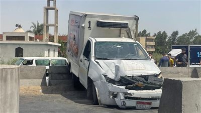 إصابة شخصين في انقلاب سيارة أعلى كوبري المستقبل بالإسماعيلية 