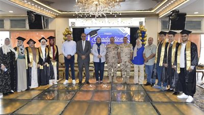 الهواري والمستشار العسكري يشهدان حفل تكريم الدفعة الأولى بالشهادة الثانوية