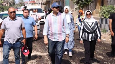 محافظ دمياط يتفقد مشروعات تطوير شبكة الطرق لتعزيز البنية التحتية