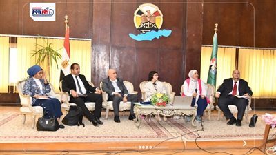 محافظ الفيوم يناقش آليات تحديث وتطوير منظومة المتابعة والتقييم للمشروعات 