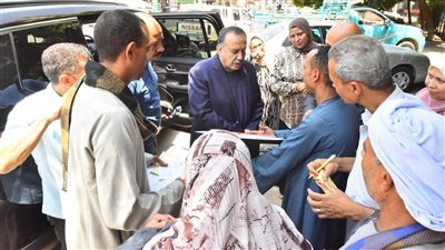 أول تعليق من والد الصغيرة مكة بعد استجابة محافظ أسيوط لعلاجها