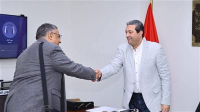 محافظ دمياط : يناقش المخطط النهائي لمشروع تطوير كورنيش البحر بمدينة رأس البر