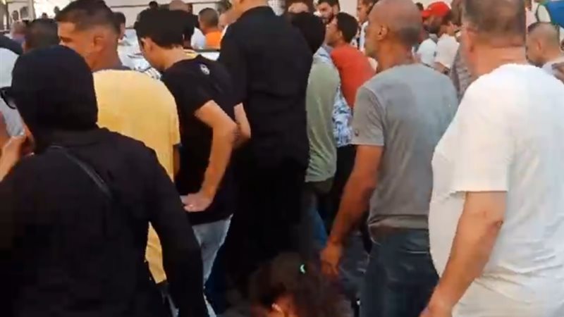 أسرة القتيلة خلال