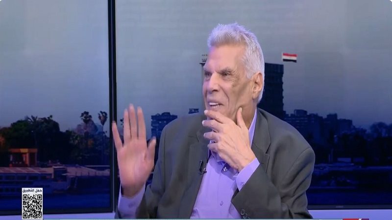 الكاتب إبراهيم عبد