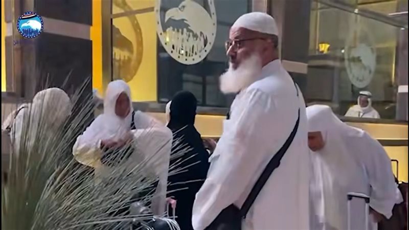 المعتمرون يستعدون