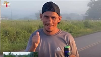 رجل في حالة سكر شارك في سباق جري ويتصدر السباق ويقرر الإقلاع عن الكحول