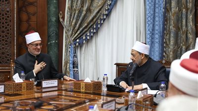 يعزز الوصول إلى الفتوى الوسطية الرشيدة.. شيخ الأزهر يثمن مؤتمر الإفتاء الـ 10