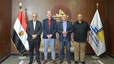 رئيس جامعة دمياط يبحث مع محاضر هيئة DAAD سبل التعاون الأكاديمي الدولي