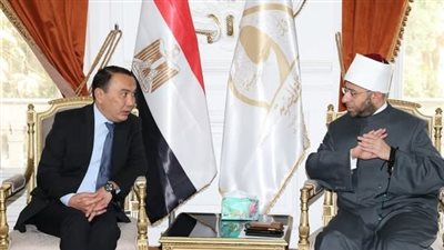 وزير الأوقاف يبحث مع سفير كازاخستان بالقاهرة تعزيز التعاون الديني والثقافي