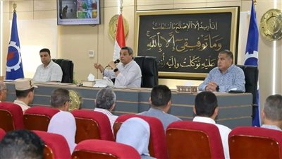 حزب المصريين الأحرار بالسويس يتبنى مشاكل الأهالي.. والمحافظ يتعهد بحلول عاجلة