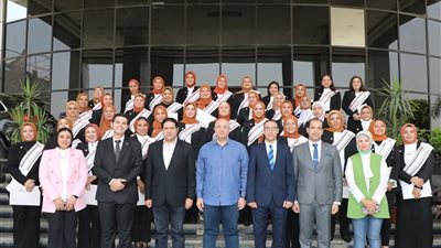  محافظ بني سويف يحضر الجلسة الختامية لدورة تمكين المرأة للقيادة 