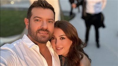 بيحط روحه في العمل .. كندة علوش تثني على مجهود زوجها عمرو يوسف في أعماله 