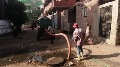 أسبوع من العطش.. أهالي «الخيربة» بأبو تشت يشكون انقطاع المياه دون إنذار