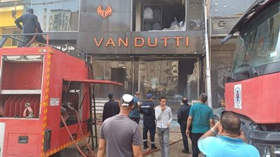 اندلاع حريق في محل ملابس وسيطرة سريعةبمنطقة سيتي بسوهاج 