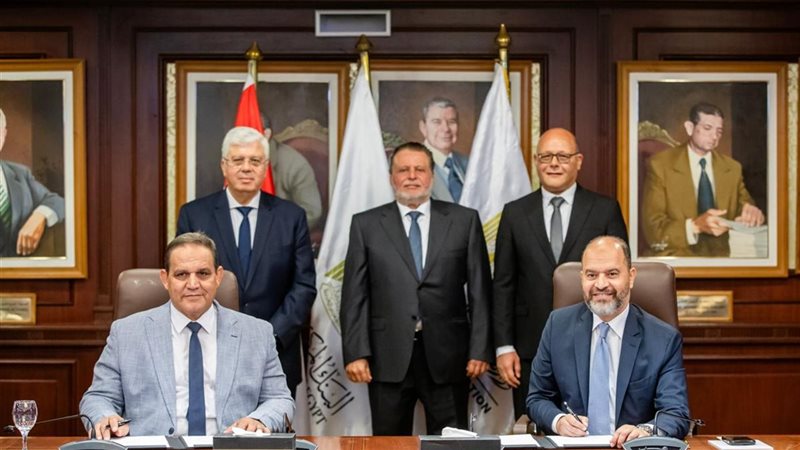 محافظ المركزي وزير