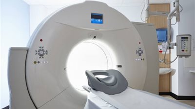 طبيب أشعة: التعرض المفرط للإشعاع قد يسبب أضرارًا صحية… والسونار والرنين آمنان